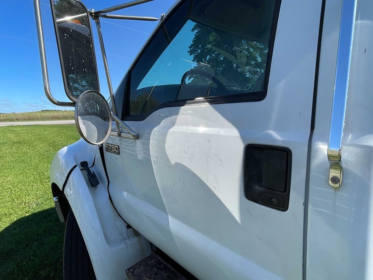 2008-ford-f750-image-15