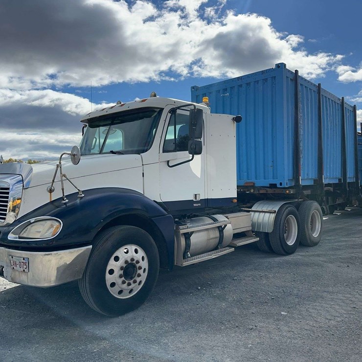 2003 FREIGHTLINER COLUMBIA 120