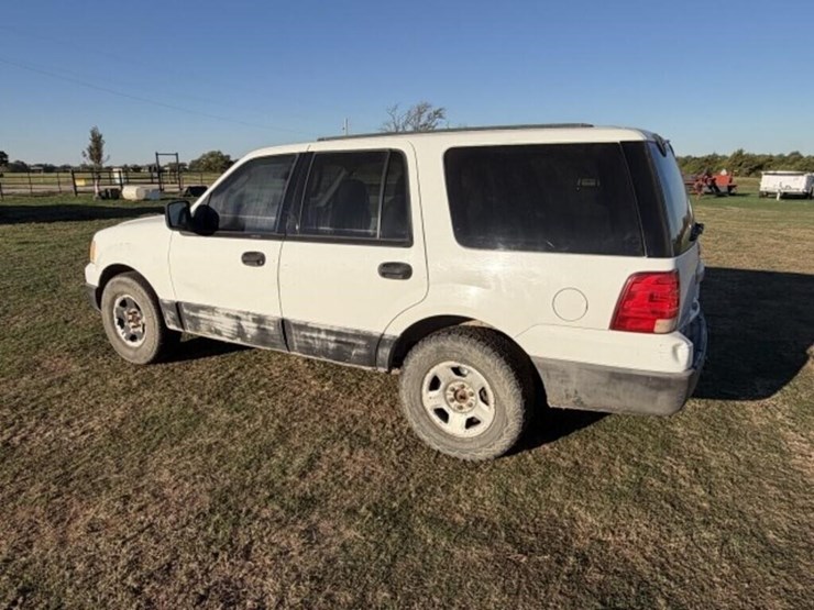 2004-ford-expedition-xlt-image-7