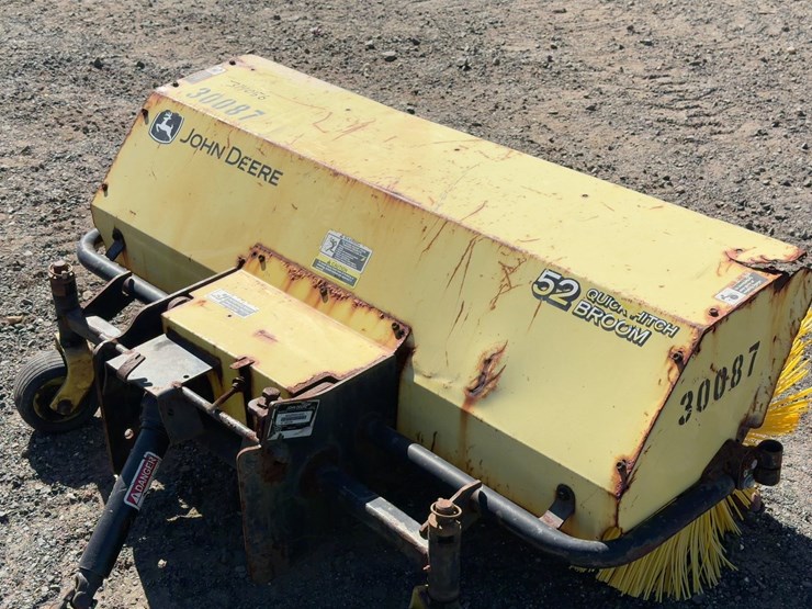 john-deere-2305-image-12