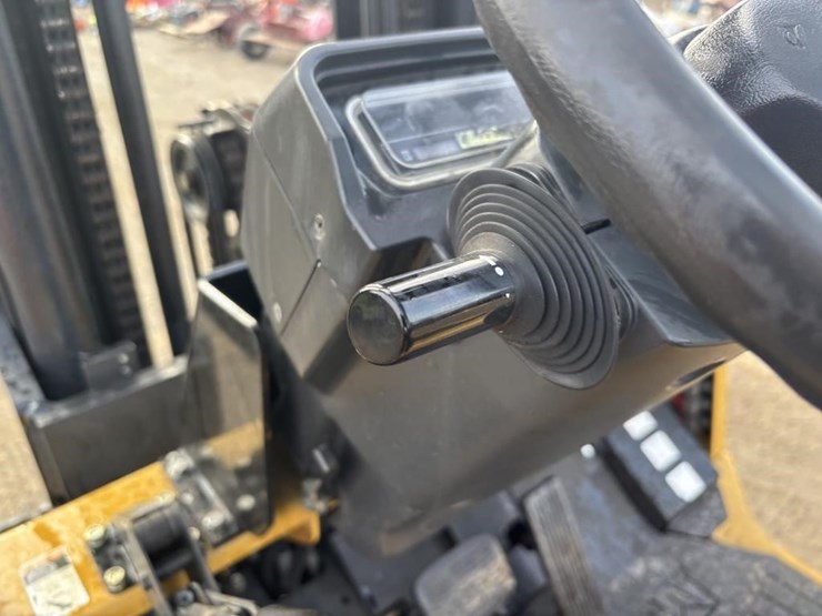 2020-caterpillar-gc40k-image-20