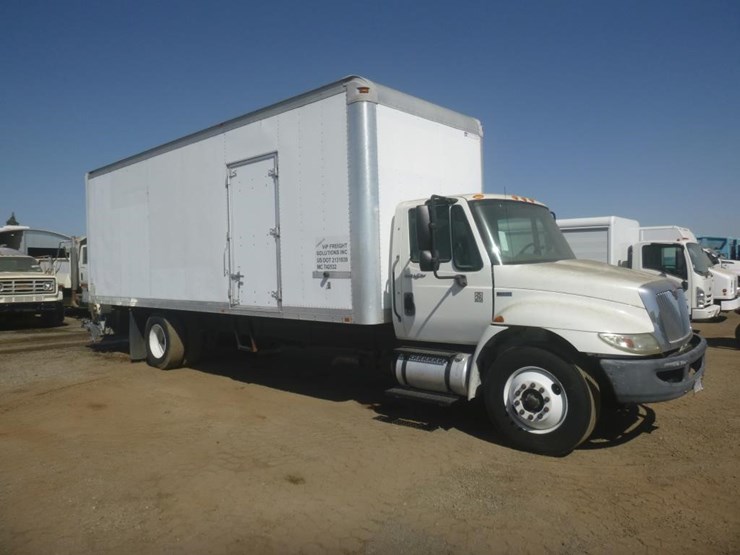 2013-international-durastar-4300-image-2