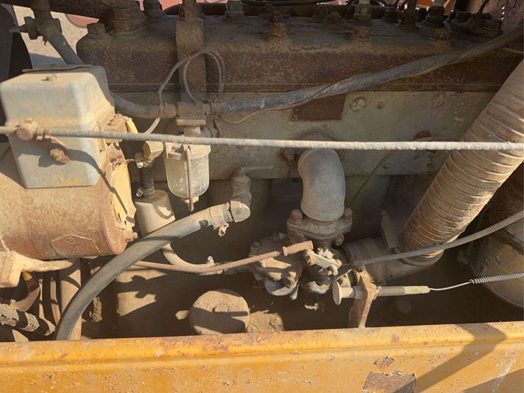 caterpillar-fifteen-image-15