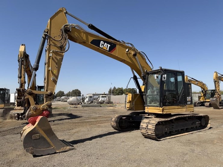 2020-caterpillar-325flcr-image-1