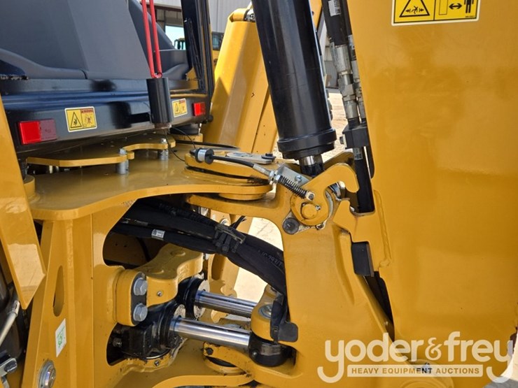 2023-caterpillar-416-image-30