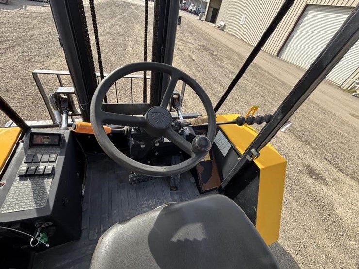 2019-jcb-903-4rt-forklift-image-22