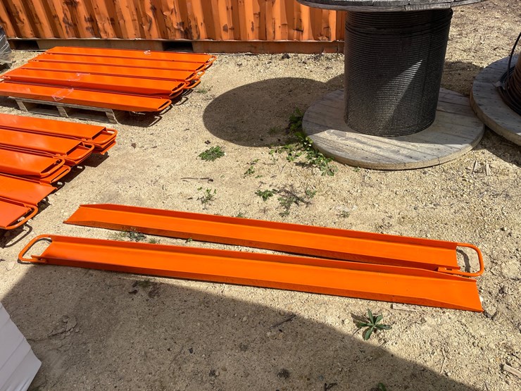 #2072-•-wolverine-skid-steer-pallet-fork-extensions-attachment-image-2