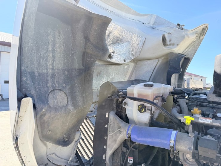 #1726-•-2019-western-star-day-cab-truck-tractor-image-59