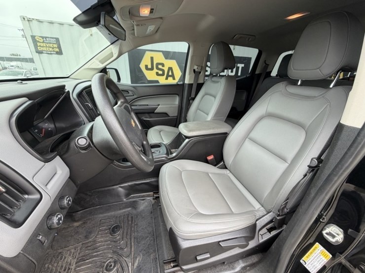 2019-chevrolet-colorado-image-23