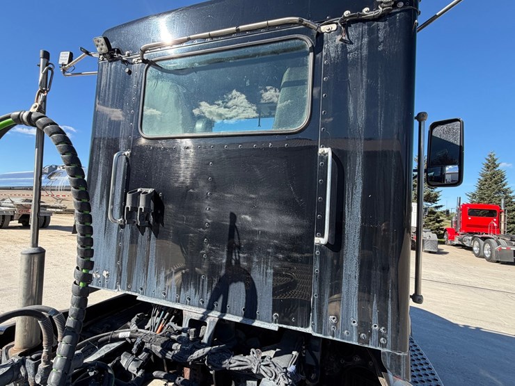 #1728-•-2012-kenworth-day-cab-truck-tractor-image-25