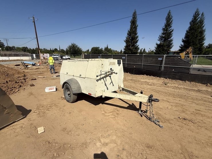 1995-leroi-q185-towable-air-compressor-image-1
