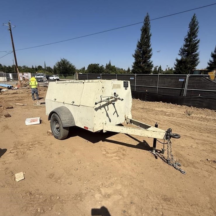 1995 LeRoi Q185 Towable Air Compressor