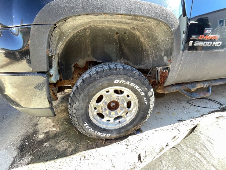 2008-gmc-2500hd-image-11