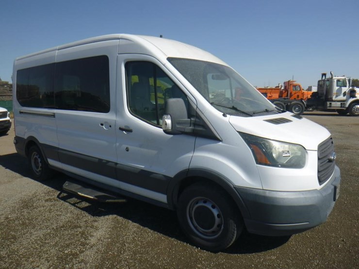 2017-ford-transit-image-3