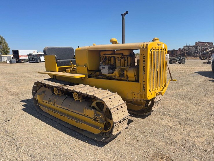 caterpillar-forty-image-7
