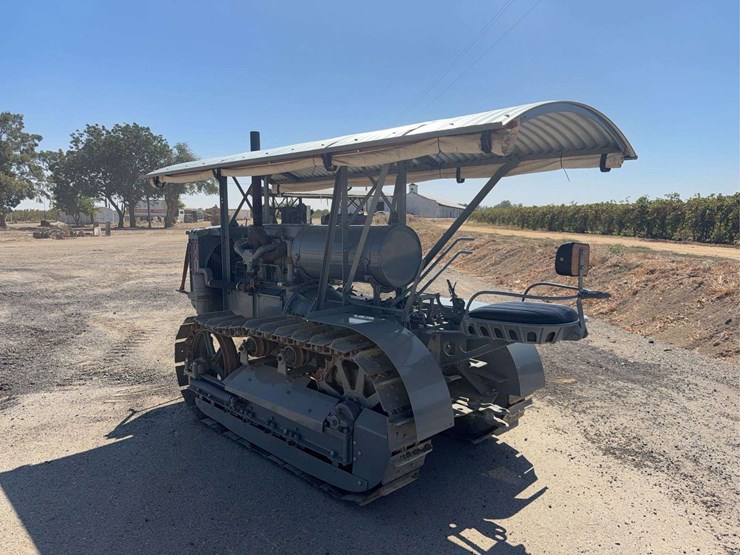 caterpillar-thirty-with-canopy-image-7