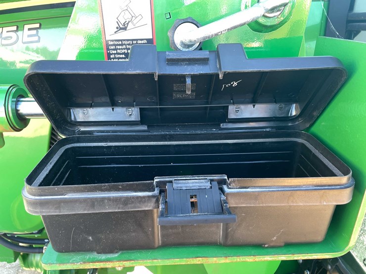 2024-john-deere-5075e-image-36