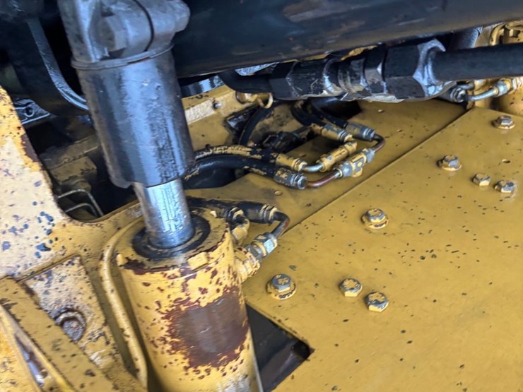 caterpillar-v50b-image-31