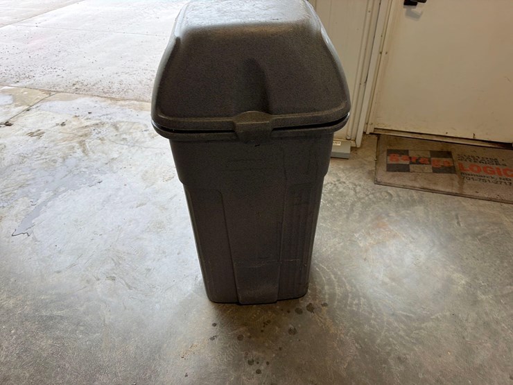 toter-garbage-can-image-1