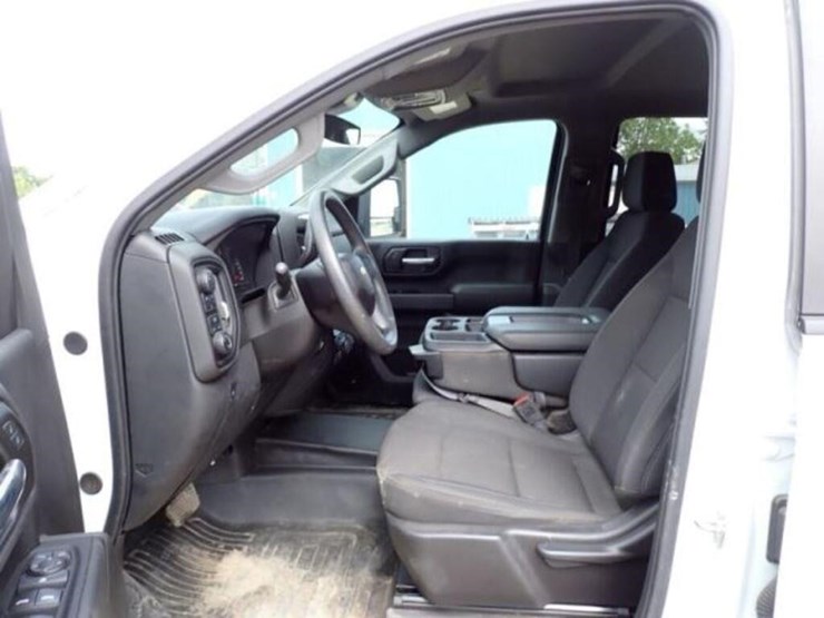 2024-chevrolet-silverado-3500hd-image-21