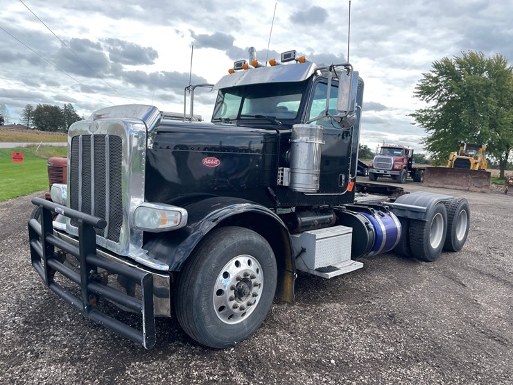 #116-•-2013-peterbilt-day-cab-semi-(title-in-delay)-(denmark-wi)-image-1