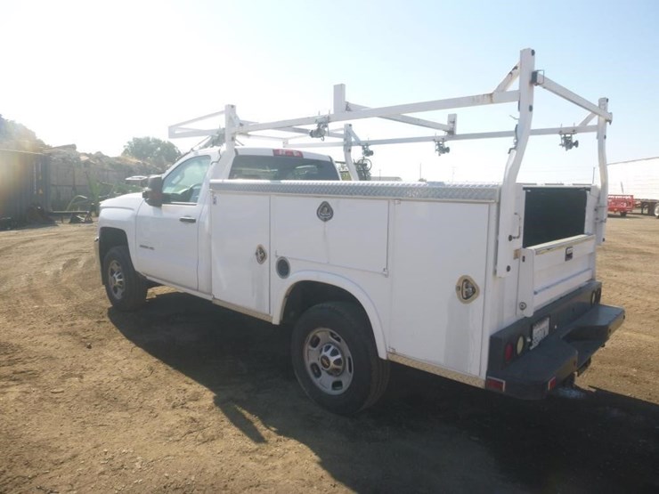 2015-chevrolet-2500-image-4