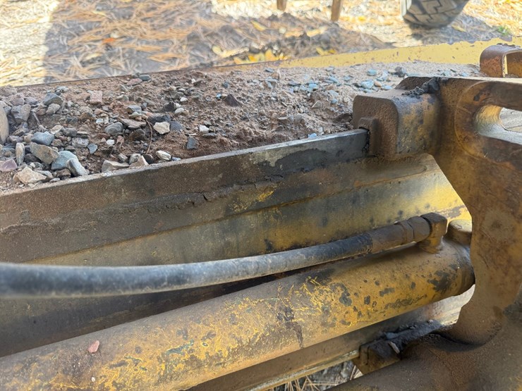 #3534-•-komatsu-gd305a-motor-grader-image-43