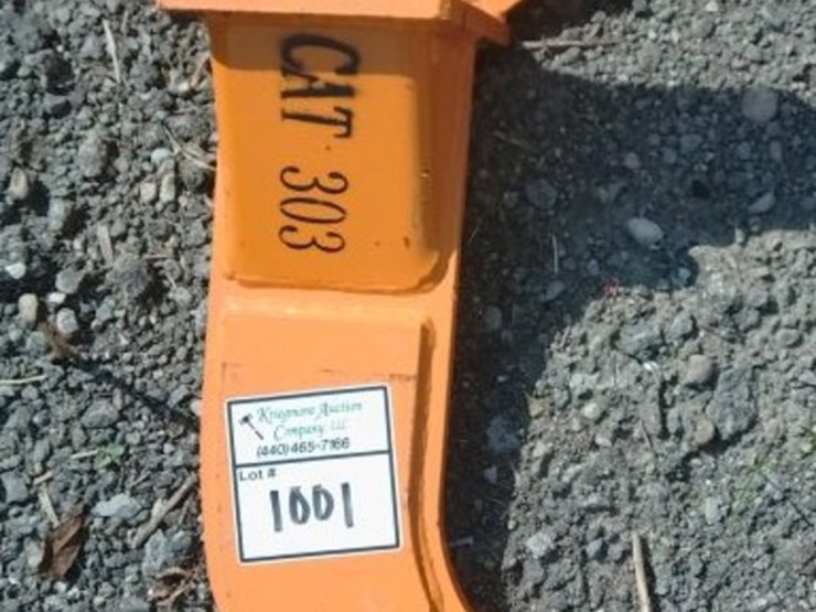 caterpillar-303-image-1