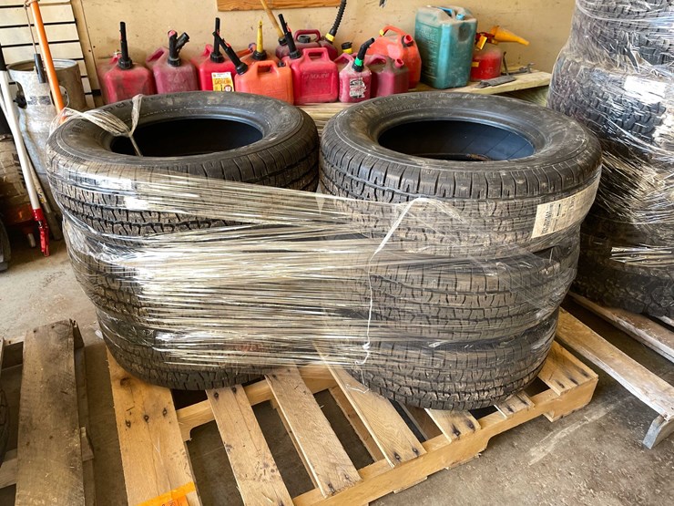 #1860-•-(6)-bf-goodrich-radial-t/a-tires-image-1