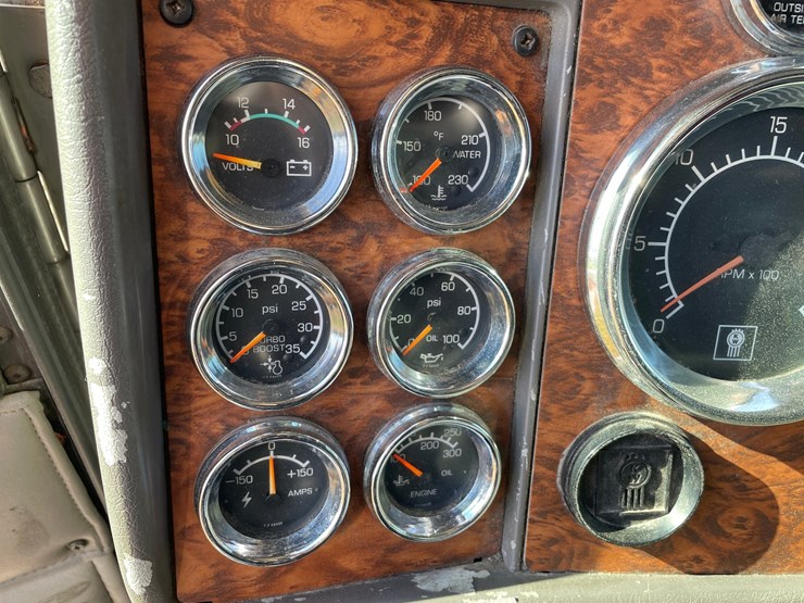 2001-kenworth-w900l-image-95