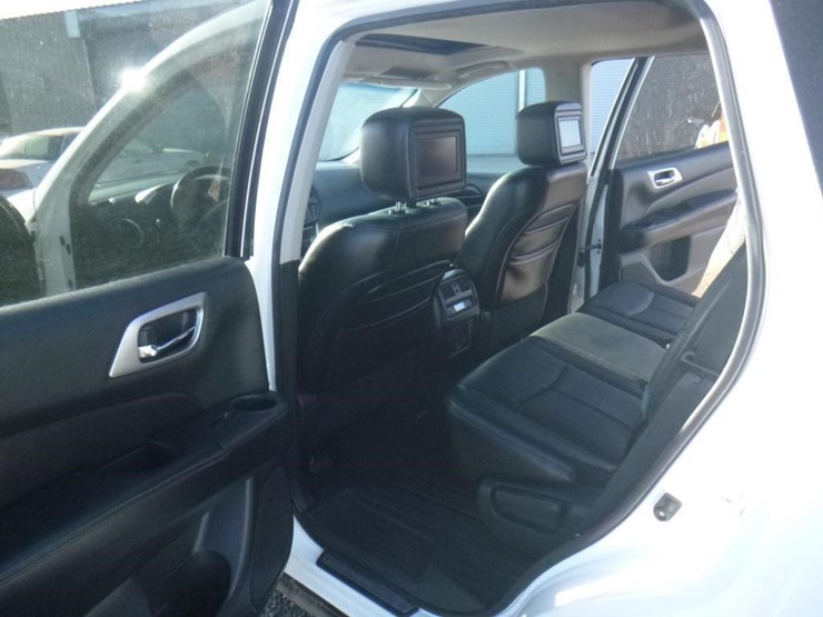 2013-nissan-pathfinder-image-7