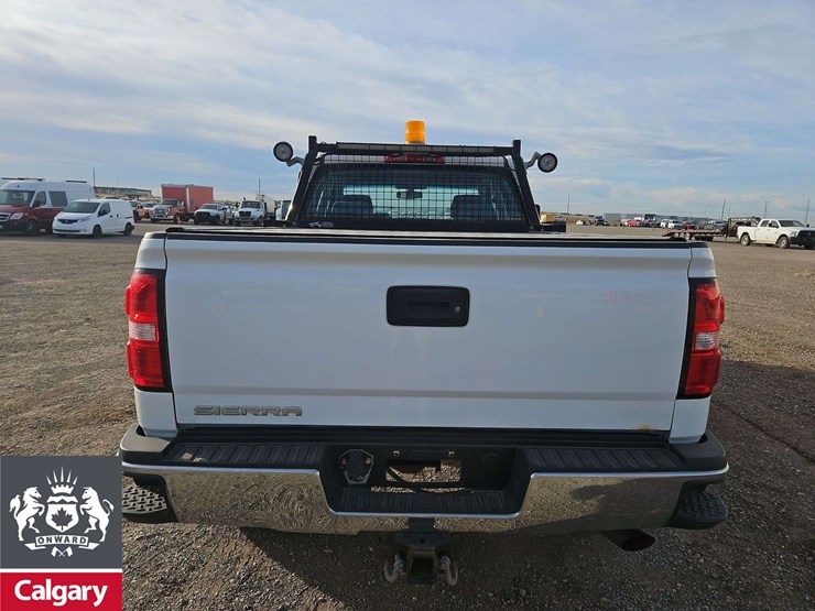2015-gmc-sierra-2500hd-image-6