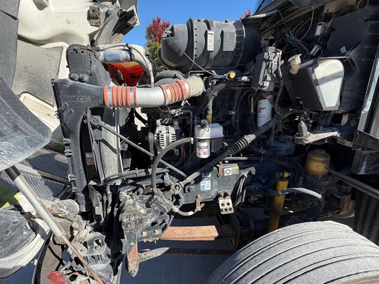 #1728-•-2012-kenworth-day-cab-truck-tractor-image-35