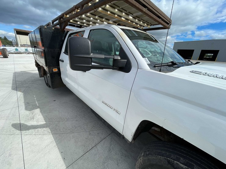 2018-chevrolet-3500-image-52