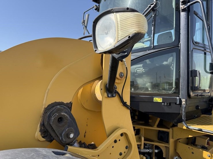 2019-caterpillar-930m-image-27