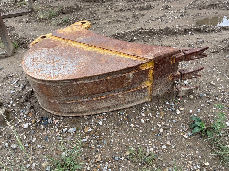 #9172-•-john-deere-backhoe-bucket-image-2
