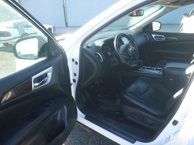 2013-nissan-pathfinder-image-5