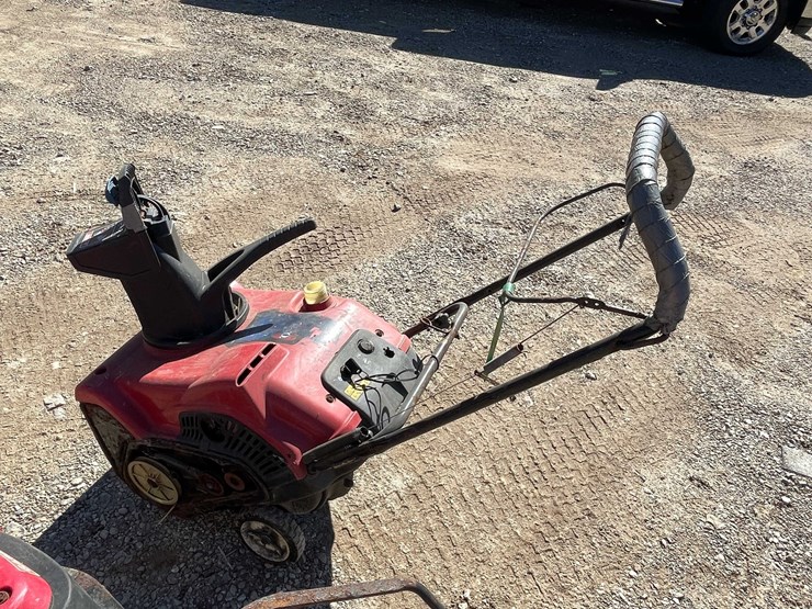 #1846-•-(2)-gas-powered-snow-blowers-for-parts-image-7