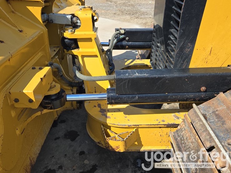 2021-caterpillar-d4-lgp-image-26