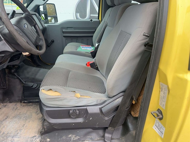 2014-ford-f550-image-25
