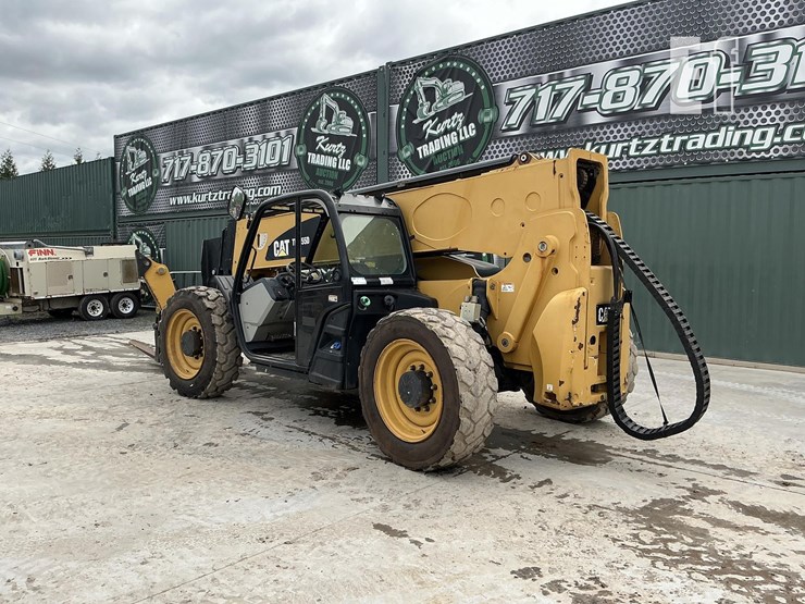 2018-caterpillar-tl1055d-image-2