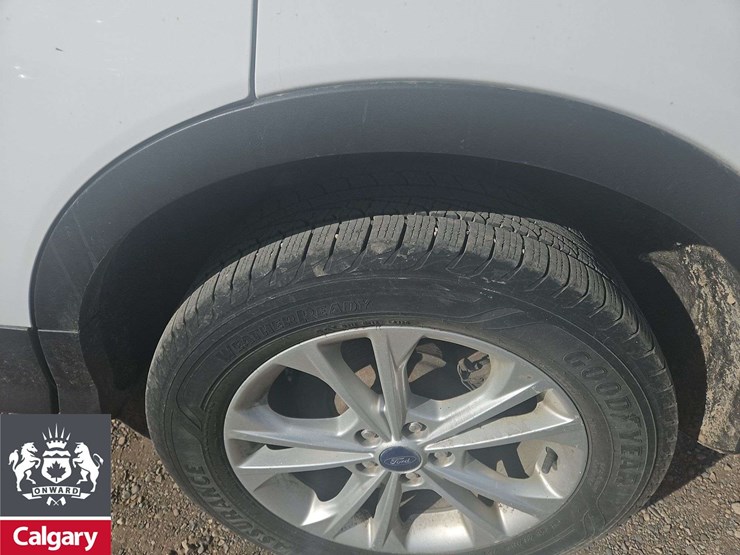 2017-ford-escape-se-image-10