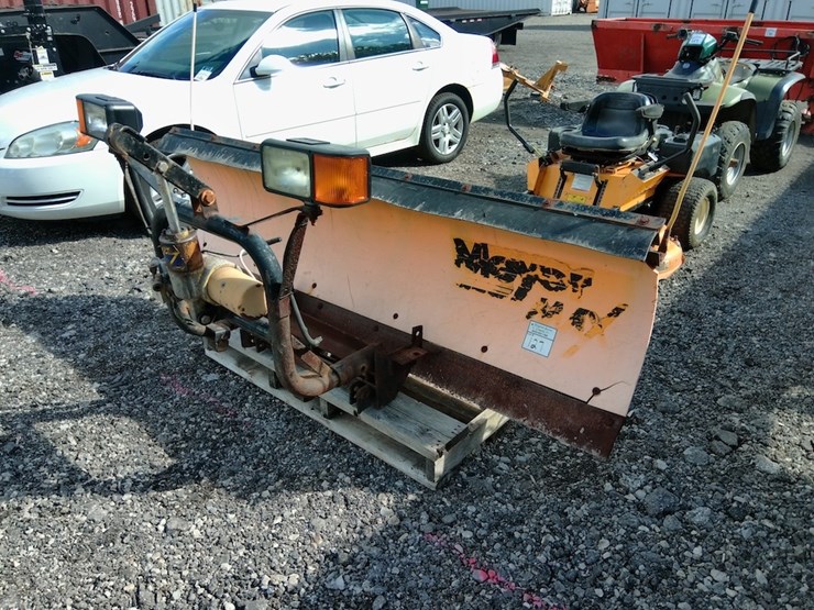 meyer-90"-snowplow-with-mount-image-1