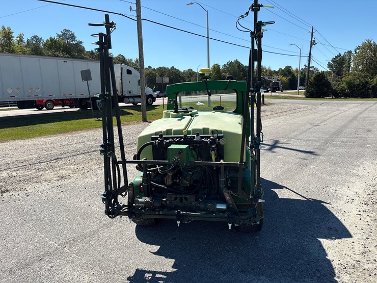john-deere-300-image-11