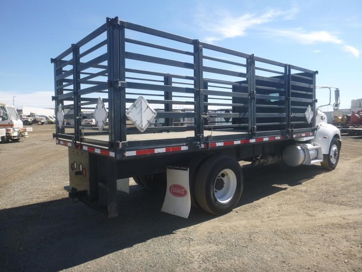 2023-peterbilt-337-image-3