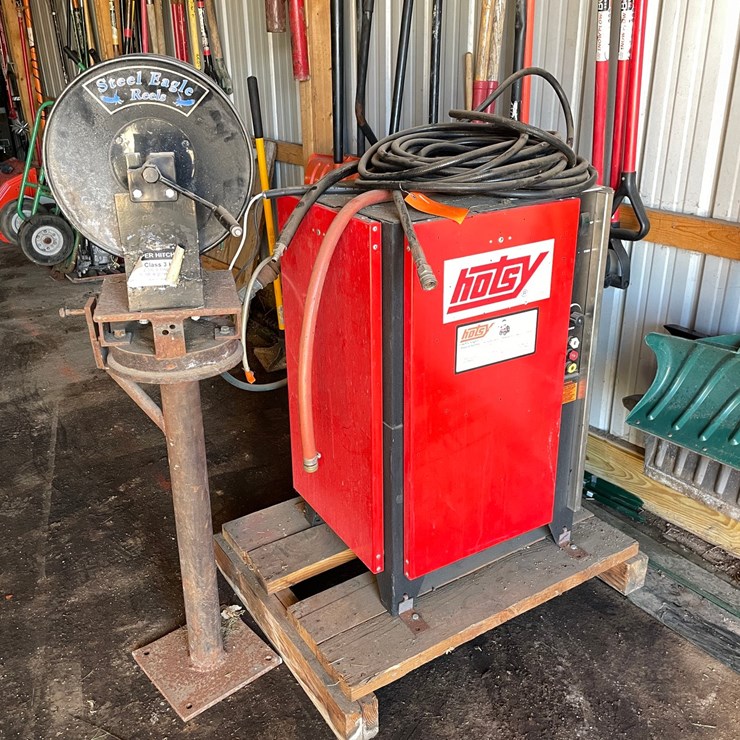 #1847 • Hotsy Cold Water Pressure Washer and Hose Reel