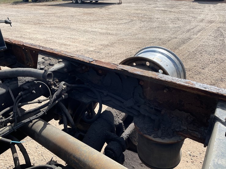 2005-kenworth-t800-image-27