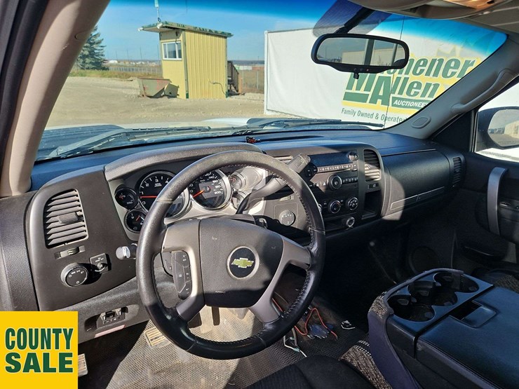 2011-chevrolet-silverado-2500hd-image-22