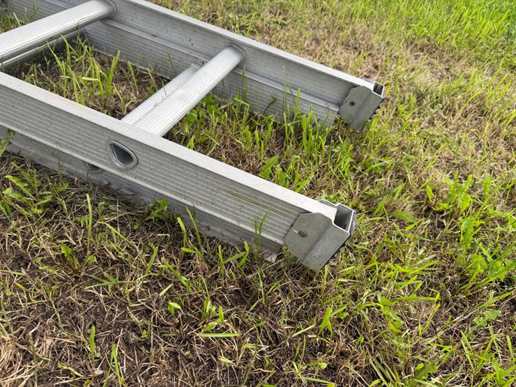 #4044-•-aluminum-extension-ladder-image-6