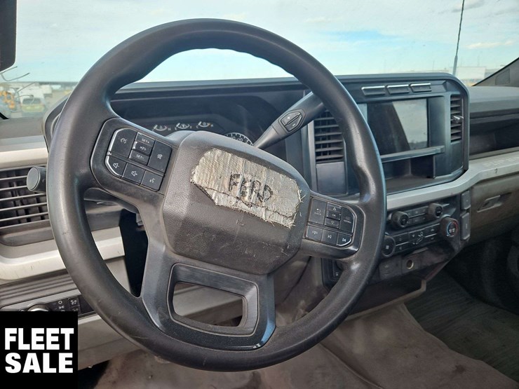 2023-ford-f350-image-17